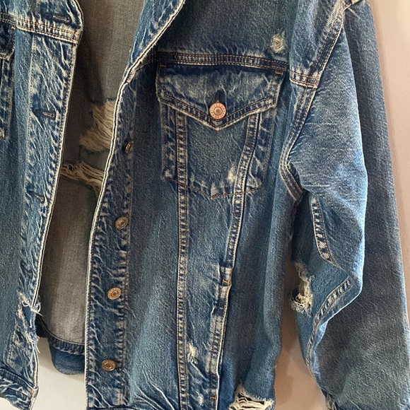 American Eagle destroyed jean jacket - Picture 9 of 9